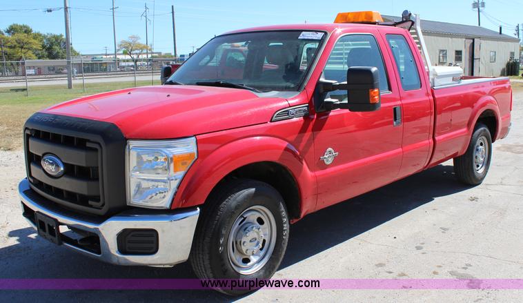 image for item L2462 2011 Ford F250 Super Duty SuperCab pickup truck