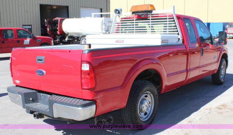 image for item L2462 2011 Ford F250 Super Duty SuperCab pickup truck