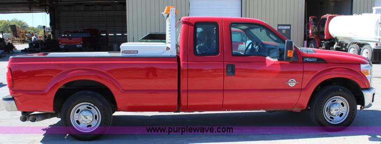 image for item L2462 2011 Ford F250 Super Duty SuperCab pickup truck