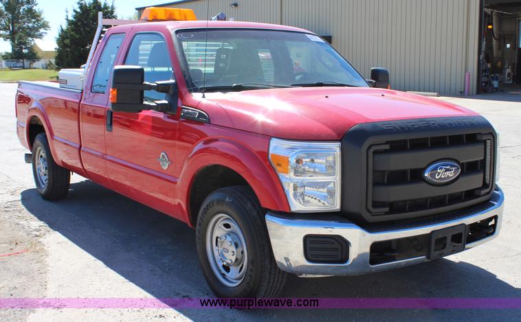 image for item L2462 2011 Ford F250 Super Duty SuperCab pickup truck