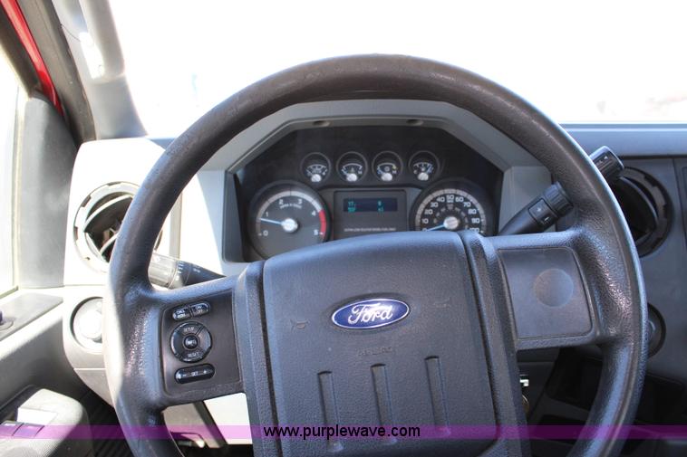 image for item L2462 2011 Ford F250 Super Duty SuperCab pickup truck