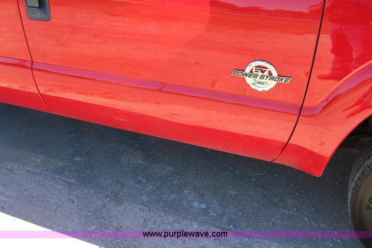 image for item L2462 2011 Ford F250 Super Duty SuperCab pickup truck