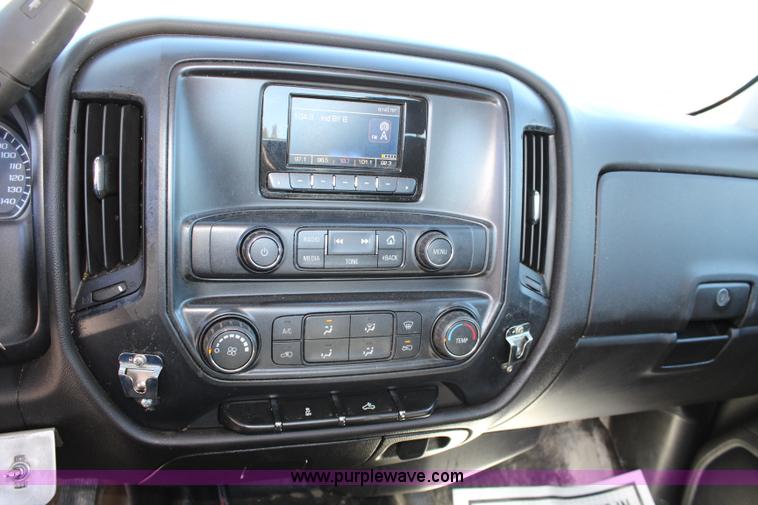 image for item L2463 2014 Chevrolet Silverado 1500 pickup truck