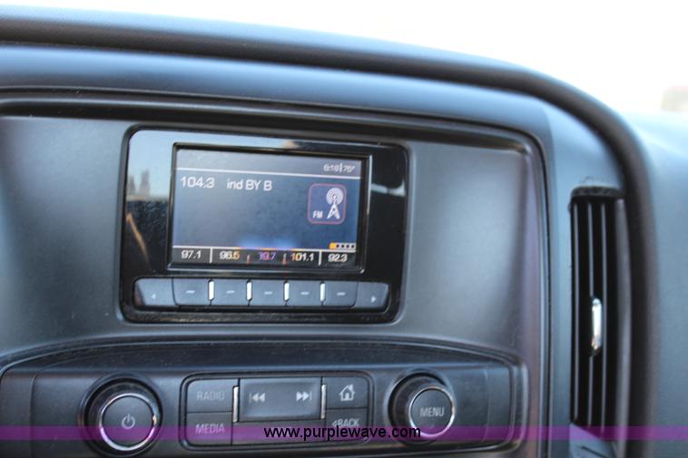 image for item L2463 2014 Chevrolet Silverado 1500 pickup truck