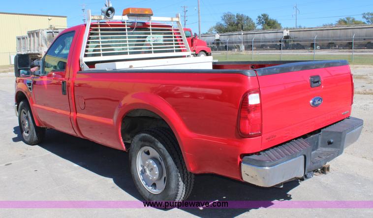 image for item L2465 2008 Ford F250 Super Duty pickup truck