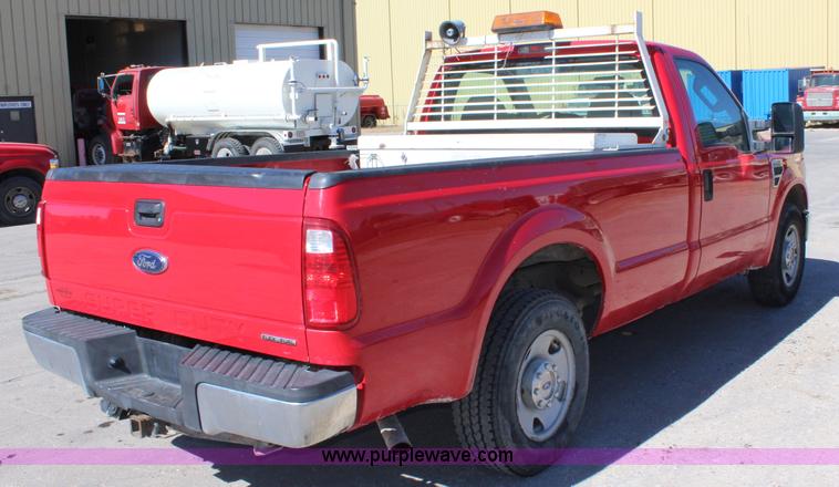 image for item L2465 2008 Ford F250 Super Duty pickup truck