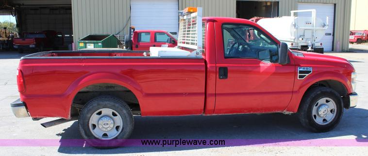 image for item L2465 2008 Ford F250 Super Duty pickup truck