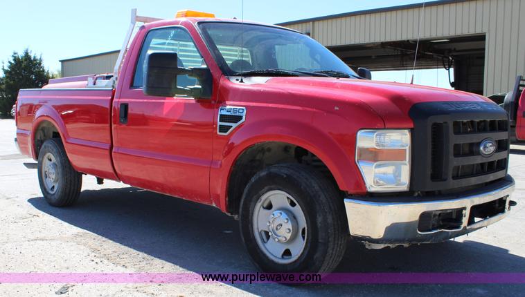 image for item L2465 2008 Ford F250 Super Duty pickup truck