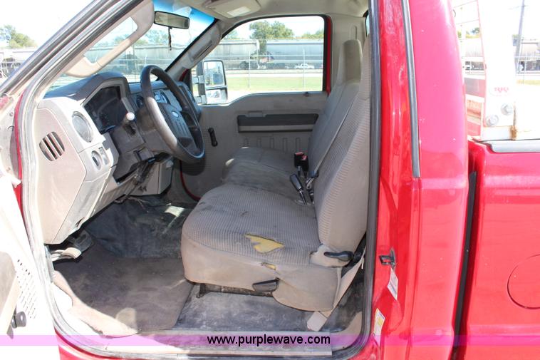 image for item L2465 2008 Ford F250 Super Duty pickup truck