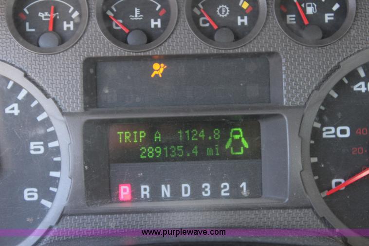 image for item L2465 2008 Ford F250 Super Duty pickup truck