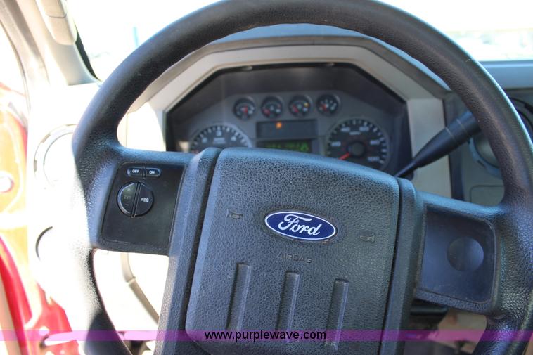 image for item L2465 2008 Ford F250 Super Duty pickup truck