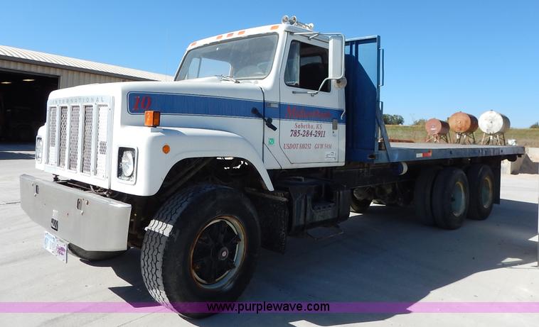 image for item L3501 1979 International F2554 flatbed truck