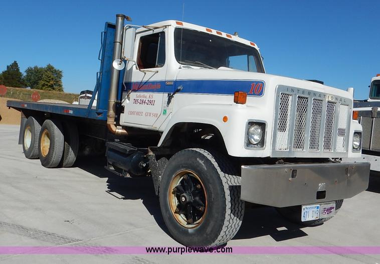 image for item L3501 1979 International F2554 flatbed truck