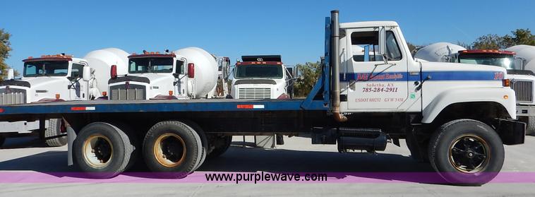 image for item L3501 1979 International F2554 flatbed truck