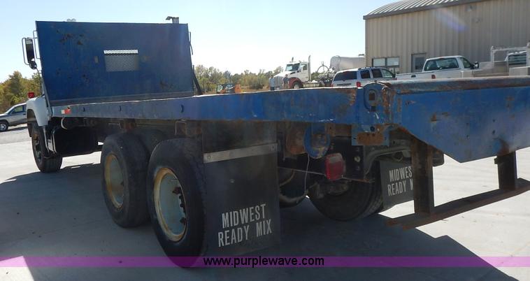 image for item L3501 1979 International F2554 flatbed truck