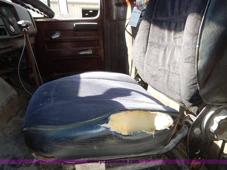 image for item L3501 1979 International F2554 flatbed truck