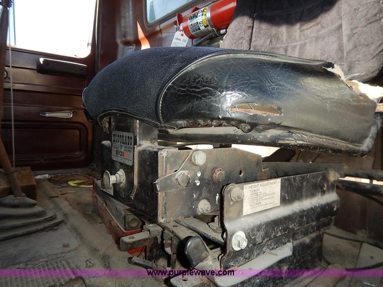 image for item L3501 1979 International F2554 flatbed truck