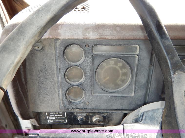 image for item L3501 1979 International F2554 flatbed truck