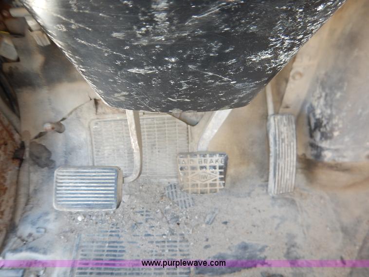 image for item L3501 1979 International F2554 flatbed truck