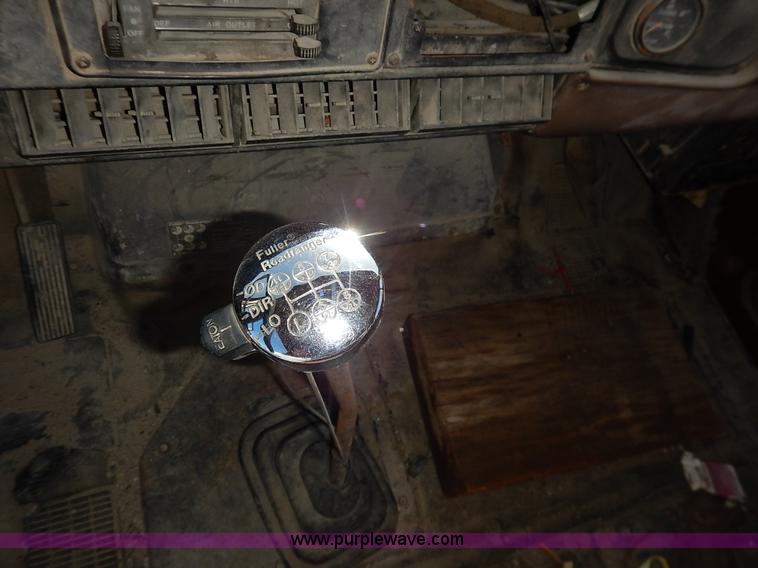 image for item L3501 1979 International F2554 flatbed truck