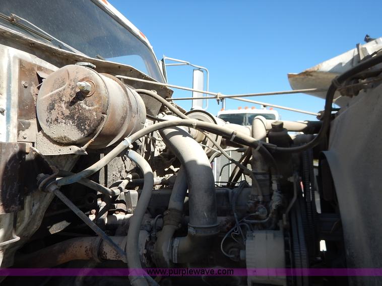 image for item L3501 1979 International F2554 flatbed truck