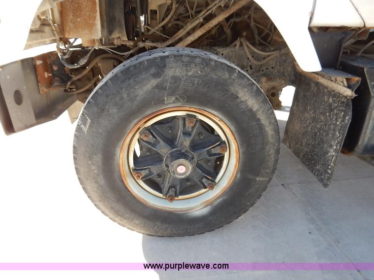 image for item L3501 1979 International F2554 flatbed truck