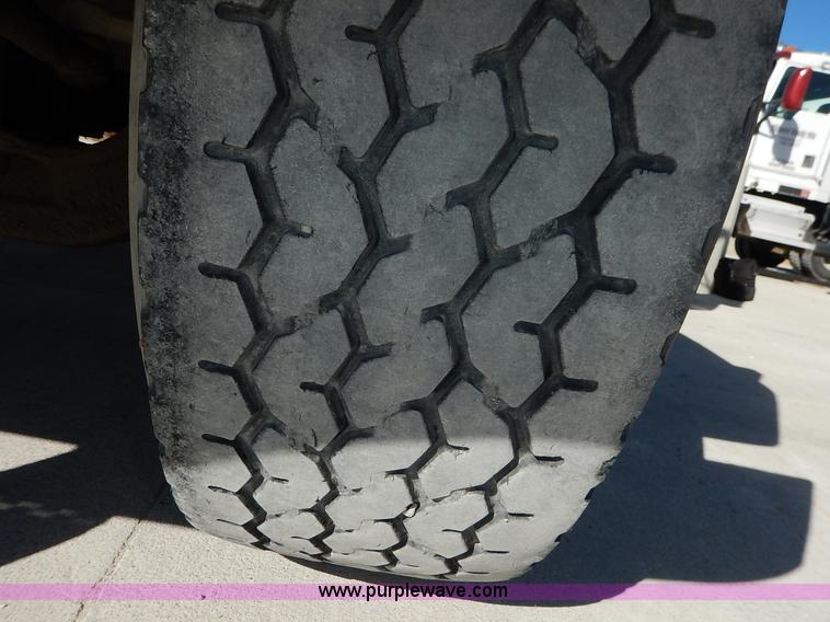 image for item L3501 1979 International F2554 flatbed truck