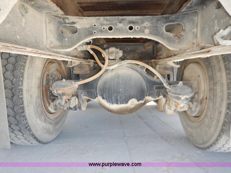 image for item L3501 1979 International F2554 flatbed truck