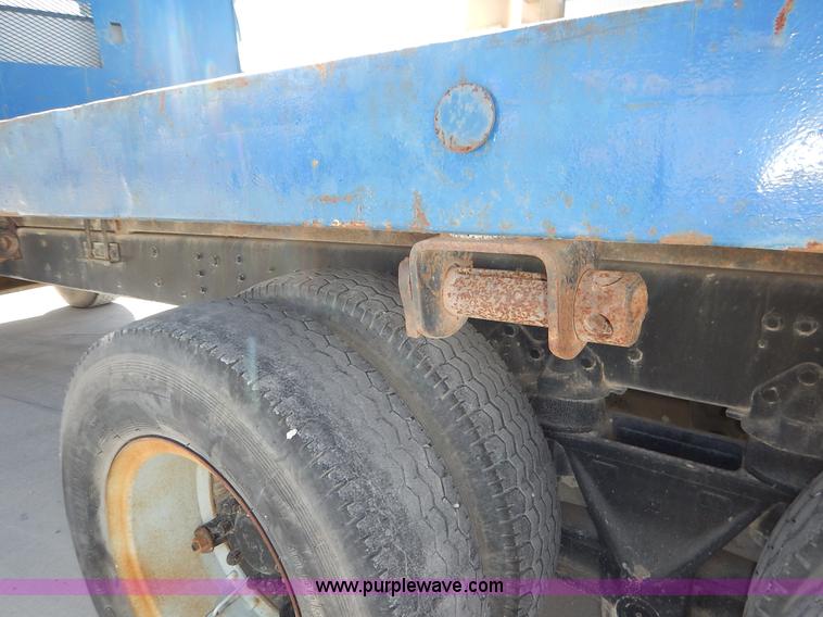 image for item L3501 1979 International F2554 flatbed truck
