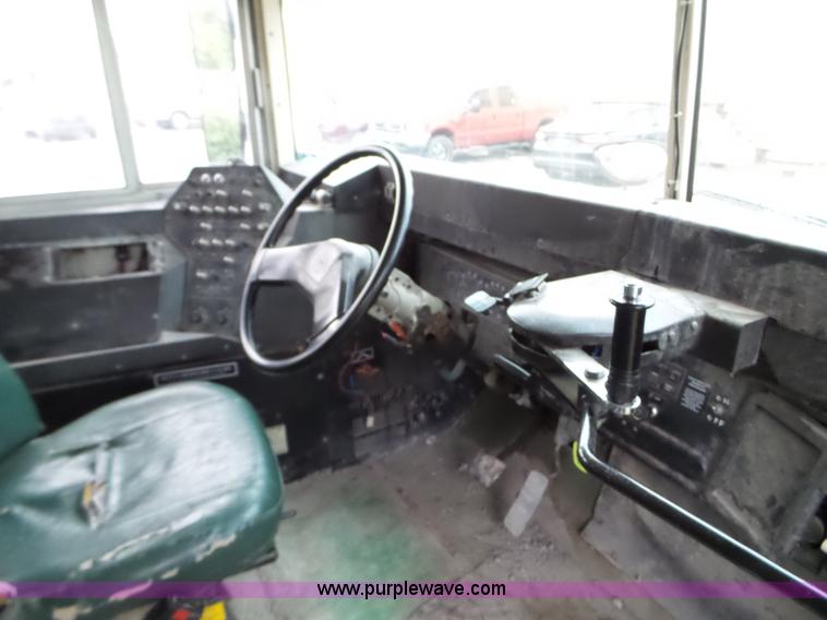 image for item L5081 1998 International 3800 Blue Bird school bus