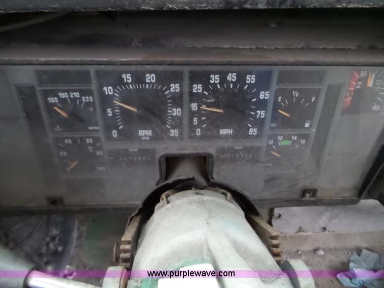 image for item L5081 1998 International 3800 Blue Bird school bus