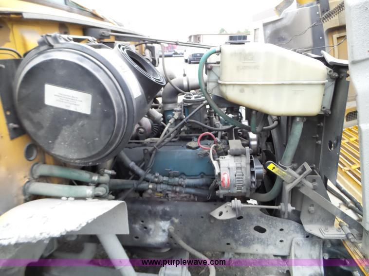 image for item L5081 1998 International 3800 Blue Bird school bus