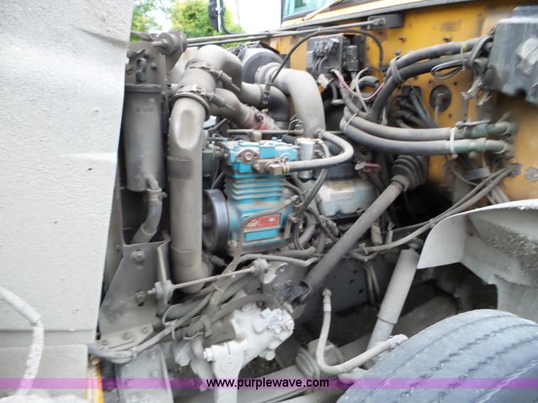 image for item L5081 1998 International 3800 Blue Bird school bus