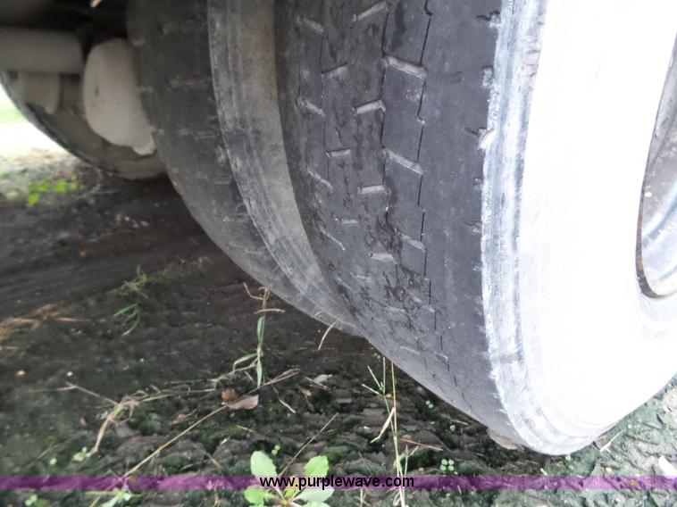 image for item L5081 1998 International 3800 Blue Bird school bus