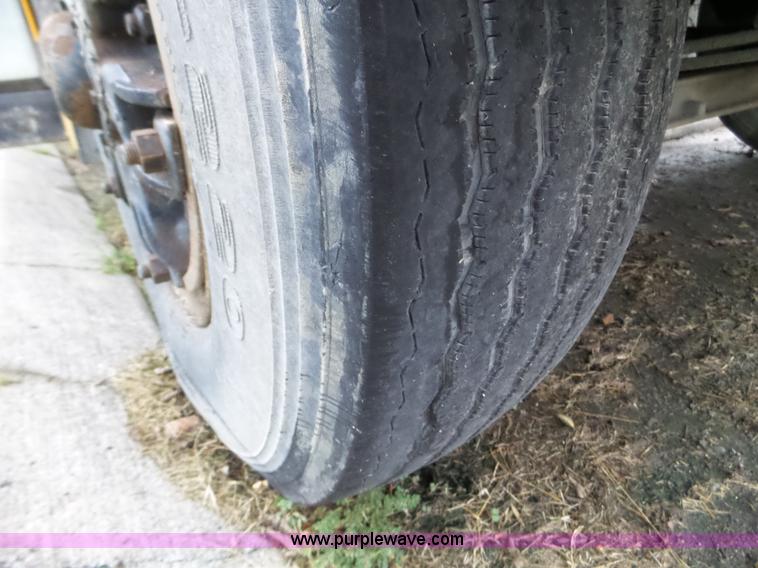 image for item L5081 1998 International 3800 Blue Bird school bus