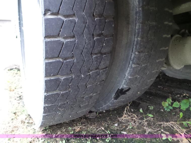 image for item L5081 1998 International 3800 Blue Bird school bus