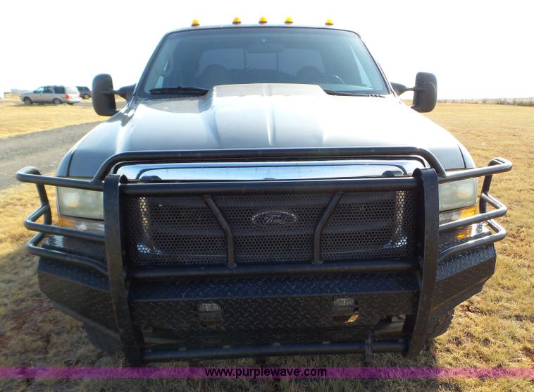 image for item L5112 2002 Ford F250 Super Duty Crew Cab pickup truck