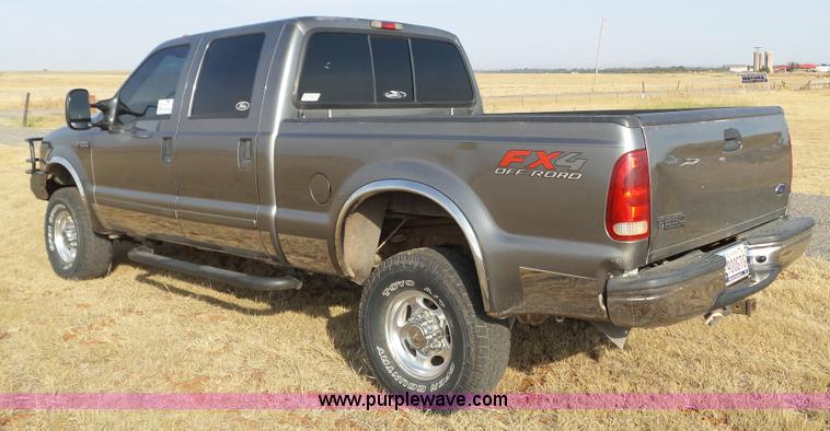 image for item L5112 2002 Ford F250 Super Duty Crew Cab pickup truck