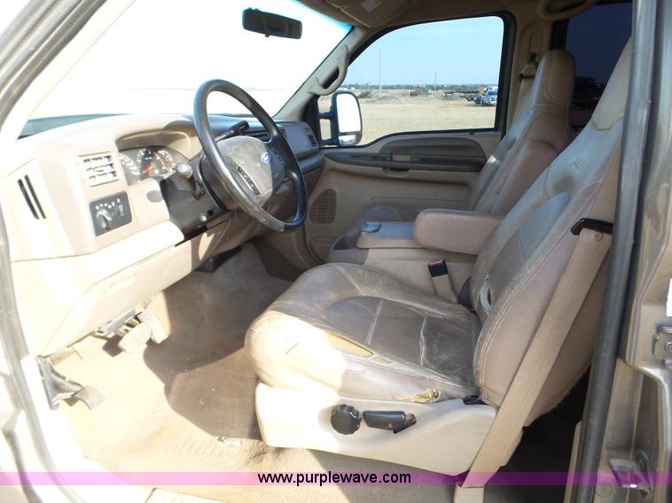 image for item L5112 2002 Ford F250 Super Duty Crew Cab pickup truck