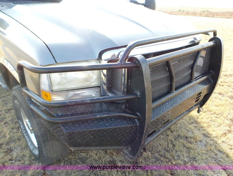 image for item L5112 2002 Ford F250 Super Duty Crew Cab pickup truck