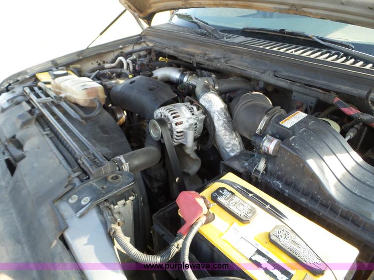 image for item L5112 2002 Ford F250 Super Duty Crew Cab pickup truck