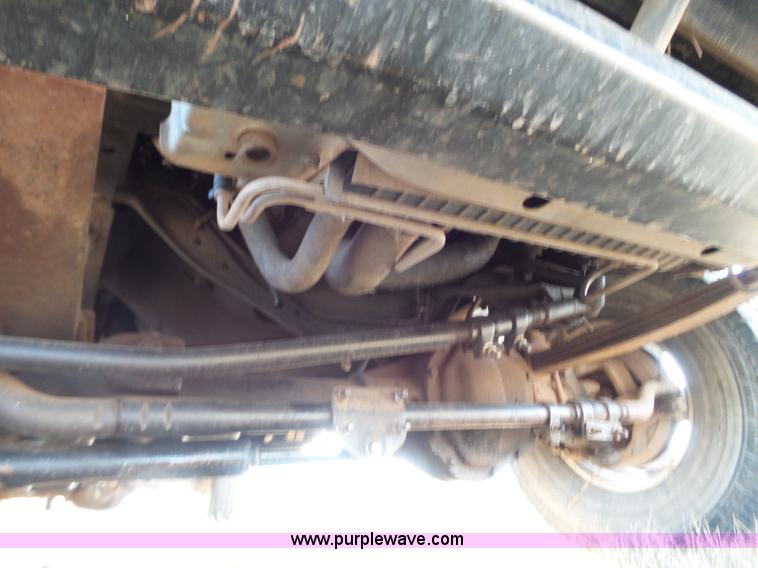 image for item L5112 2002 Ford F250 Super Duty Crew Cab pickup truck