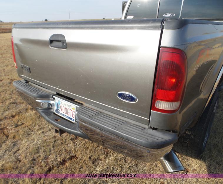 image for item L5112 2002 Ford F250 Super Duty Crew Cab pickup truck