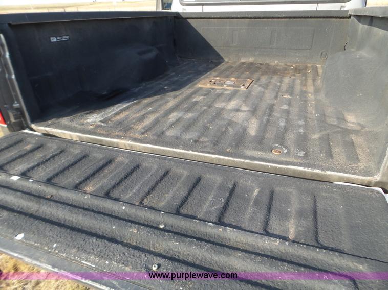 image for item L5112 2002 Ford F250 Super Duty Crew Cab pickup truck