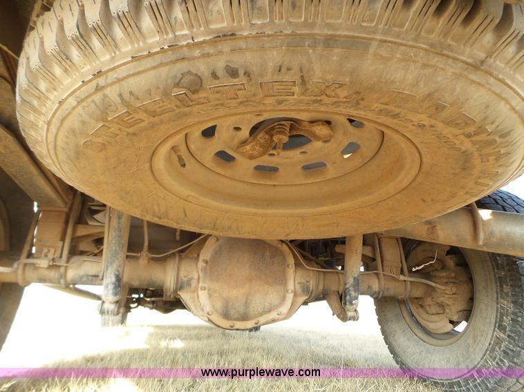 image for item L5112 2002 Ford F250 Super Duty Crew Cab pickup truck