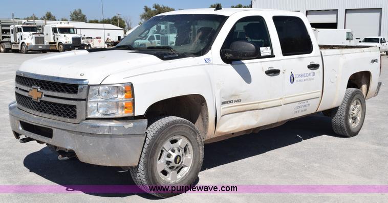 image for item L5976 2012 Chevrolet Silverado 2500HD Crew Cab pickup truck