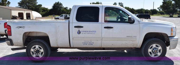 image for item L5976 2012 Chevrolet Silverado 2500HD Crew Cab pickup truck