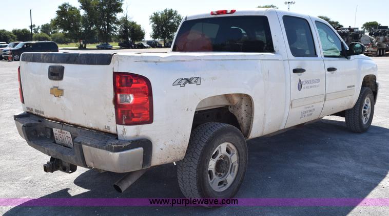 image for item L5976 2012 Chevrolet Silverado 2500HD Crew Cab pickup truck