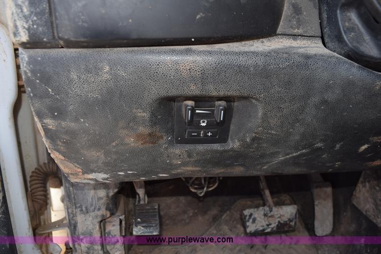 image for item L5976 2012 Chevrolet Silverado 2500HD Crew Cab pickup truck