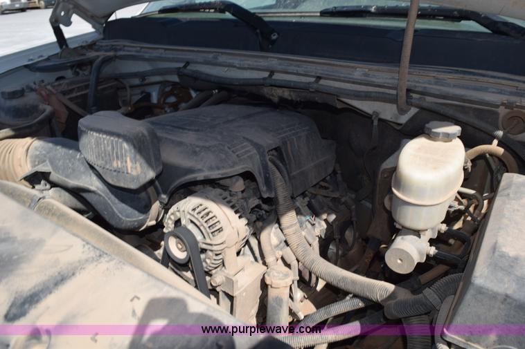 image for item L5976 2012 Chevrolet Silverado 2500HD Crew Cab pickup truck